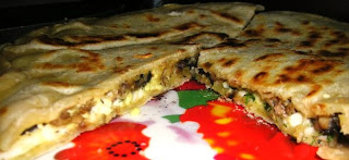Кесадилья с курицей и грибами