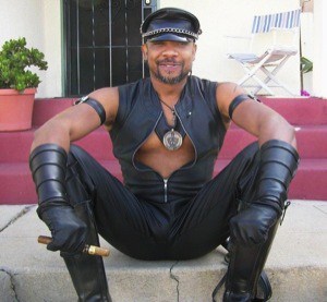 http://4.bp.blogspot.com/-24xhiPbKWZM/T356HX0vImI/AAAAAAAAFCM/fGpcWE8XtE4/s1600/sir+mike.jpg
