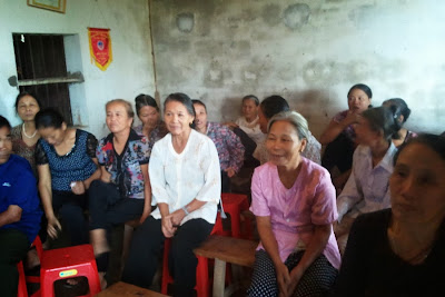 Hoạt động tư vấn nhóm và sinh hoạt câu lạc bộ Dân số-KHHGĐ ở xã Hưng Lam
