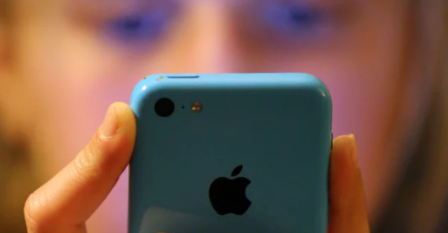 Apple investors call for action over iPhone 'addiction' among children