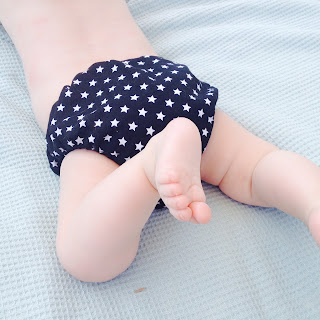 Baby Luierbroekje  zwart wit met de sterren, diaper cover