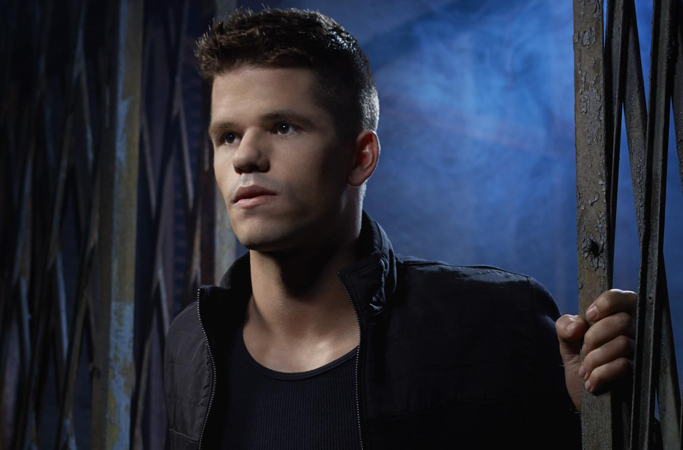 Charlie Carver, de 'Teen Wolf' e 'Desperate Housewives', saiu do armário em post no Instagram Charlie Carver, de 'Teen Wolf' e 'Desperate Housewives', saiu do armário em post no Instagram