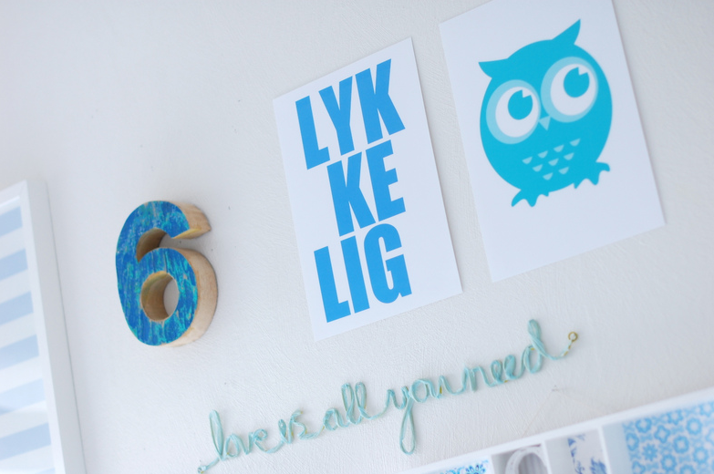 Cecilies lykke: lyst gutterom med nytt print