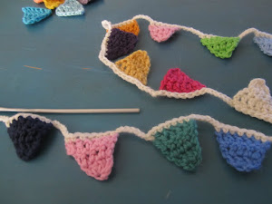Teeny Tiny Crochet Bunting Tutorial