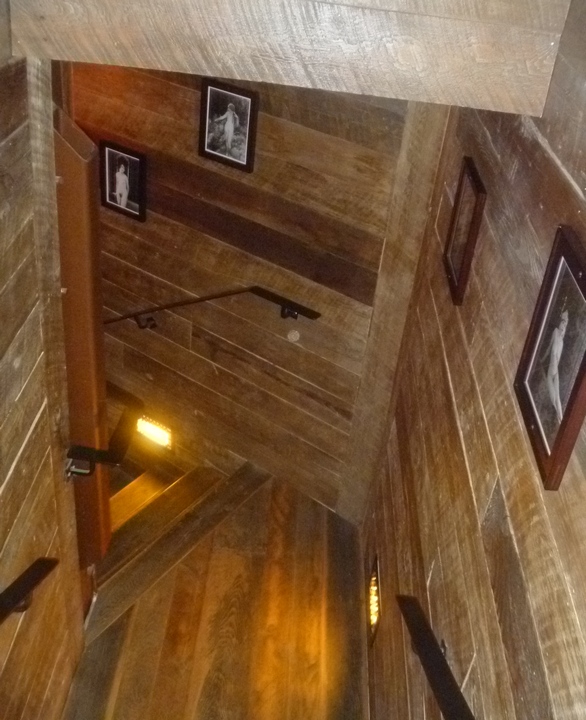 Blog 1333 S798 Needle and Thread, Seattle 12/31/2010