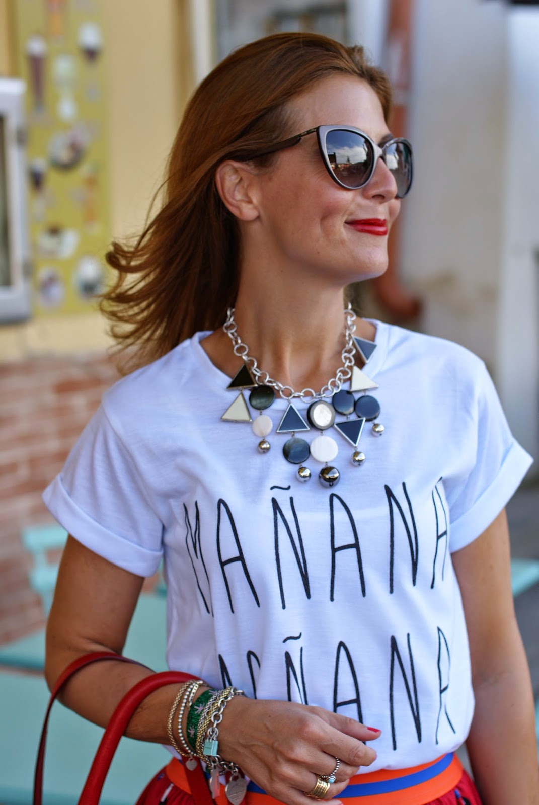 Vitti Ferria Contin necklace, manana t-shirt, Moschino sunglasses, Fashion and Cookies, fashion blogger