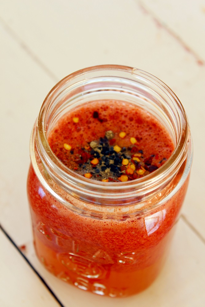 raw food juice recipe: watermelon tomato gazpacho juice