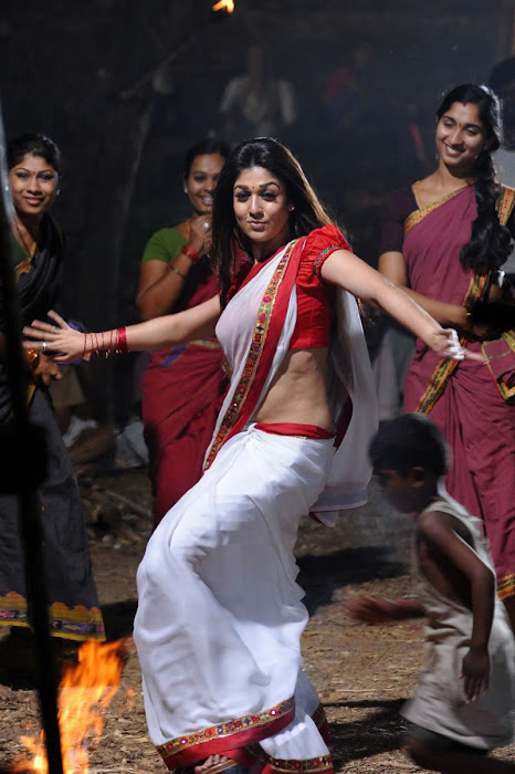 nayanthara in saree spicy hot images