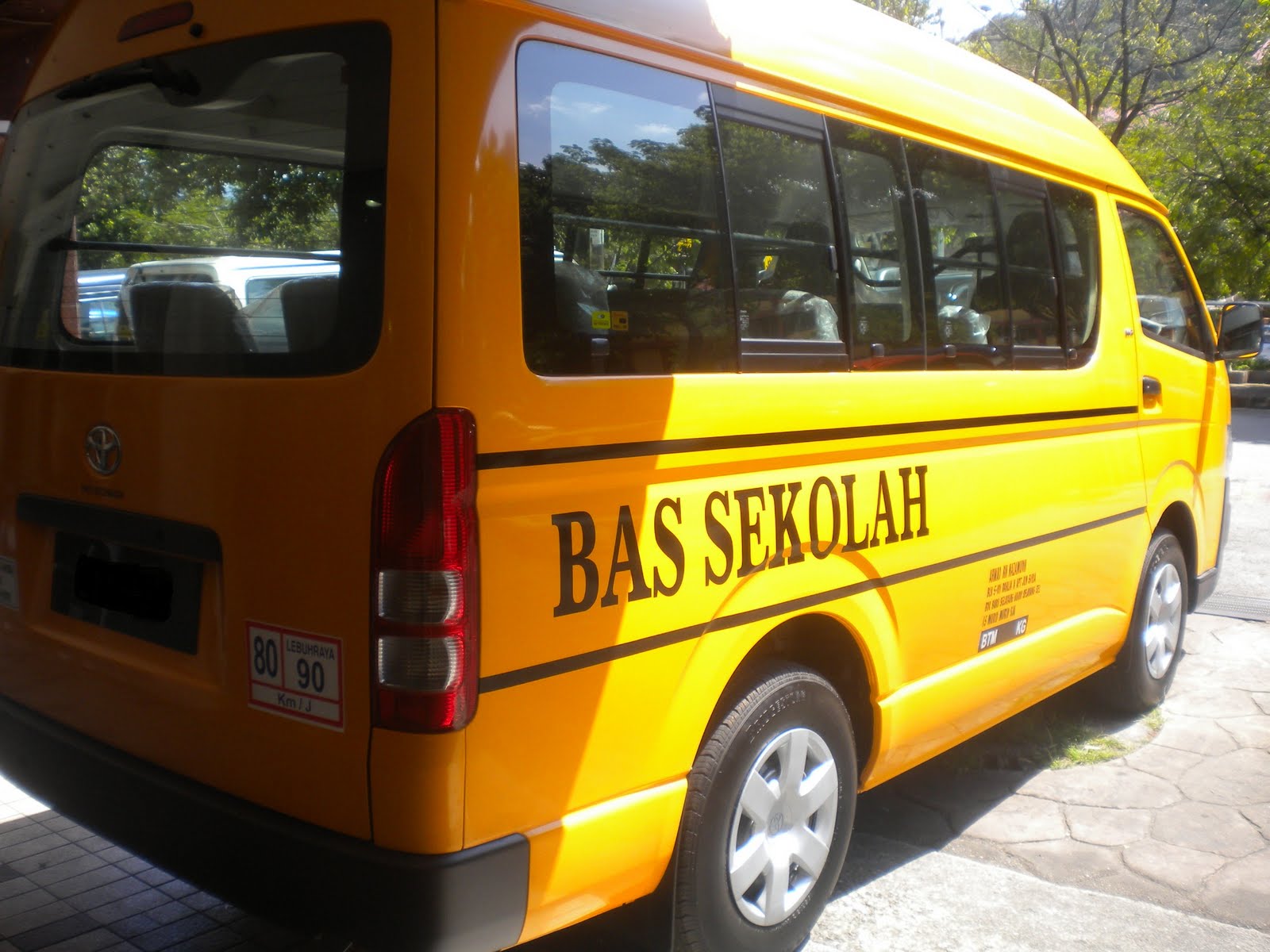 Bas Sekolah Baru