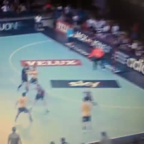 Sterbik doble parada ante el Löwen | Mundo Handball Sterbik doble parada ante el Löwen | Mundo Handball