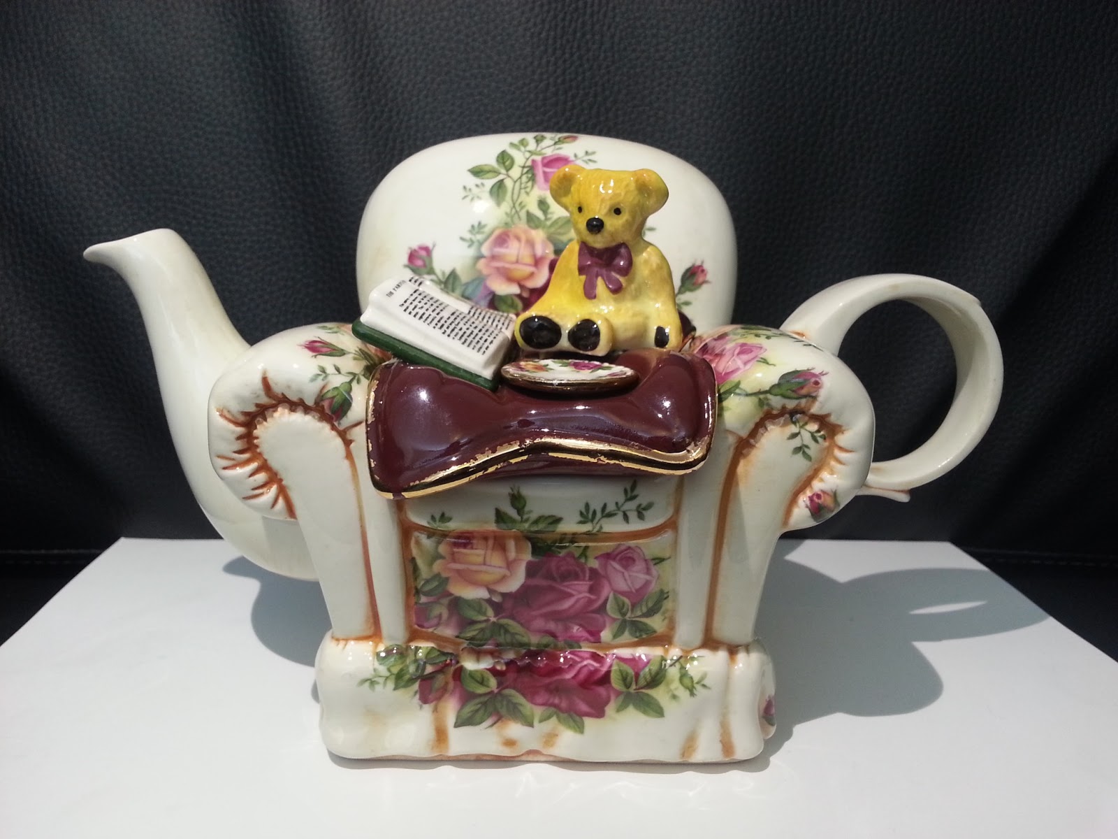 SMN UK Deco ROYAL ALBERT NOVELTY TEAPOT