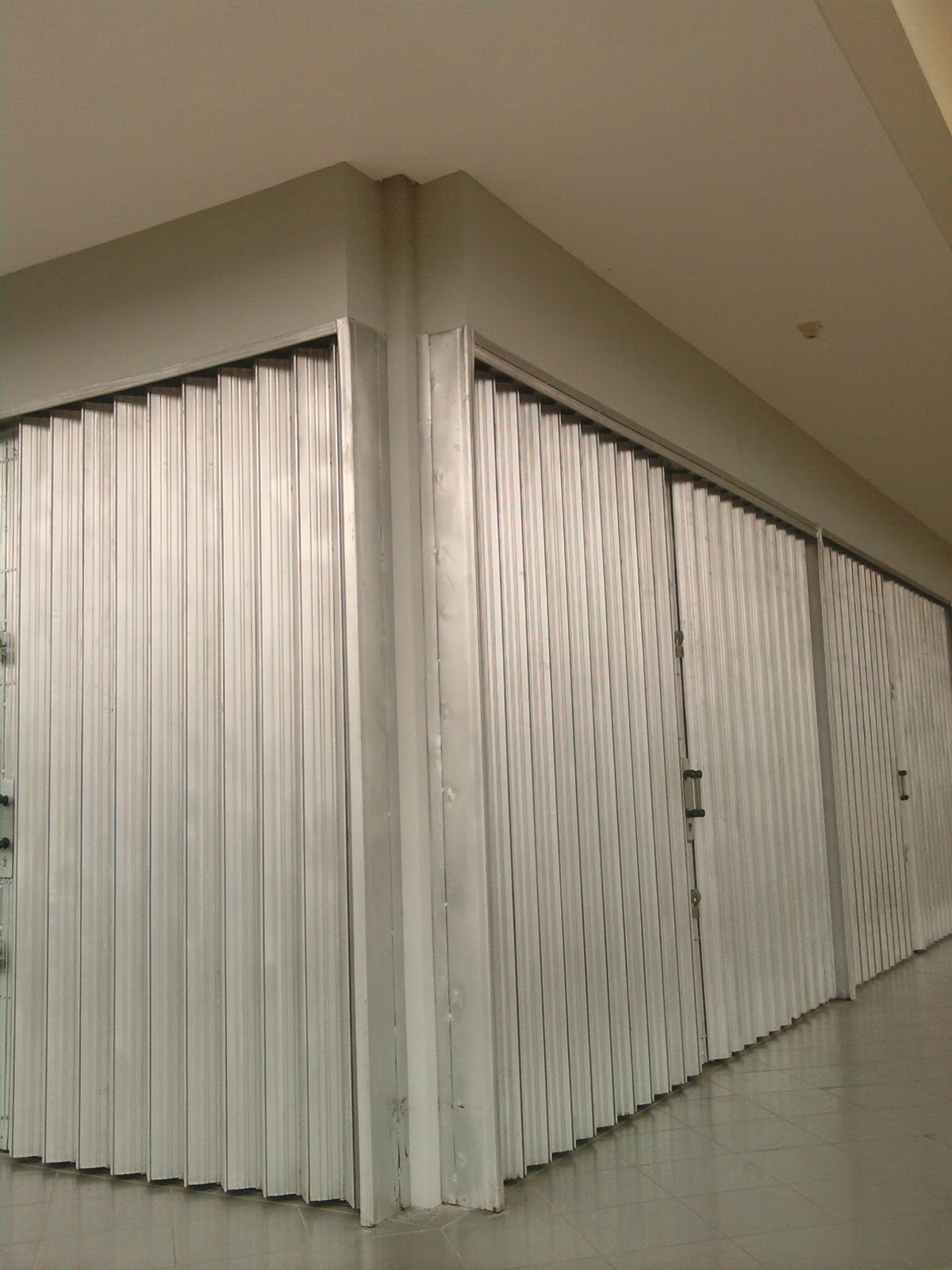 folding gate galvanis serang