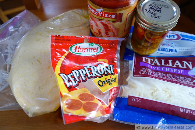 http://www.farmfreshfeasts.com/2013/05/pickled-pepper-and-pepperoni-pizza.html