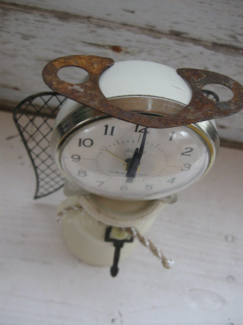 Chipping with Charm: Repurposed Clock and Vase Angel...www.chippingwithcharm.blogspot.com