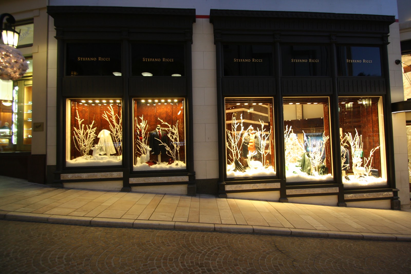 Working For The Man Holiday Window Displays