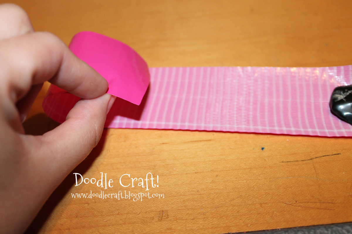 http://4.bp.blogspot.com/-2FvyATeHDp0/UD9x2VQ0LRI/AAAAAAAAMTk/EtVnZUwgPBk/s1600/duct+tape+bow+pink.jpg