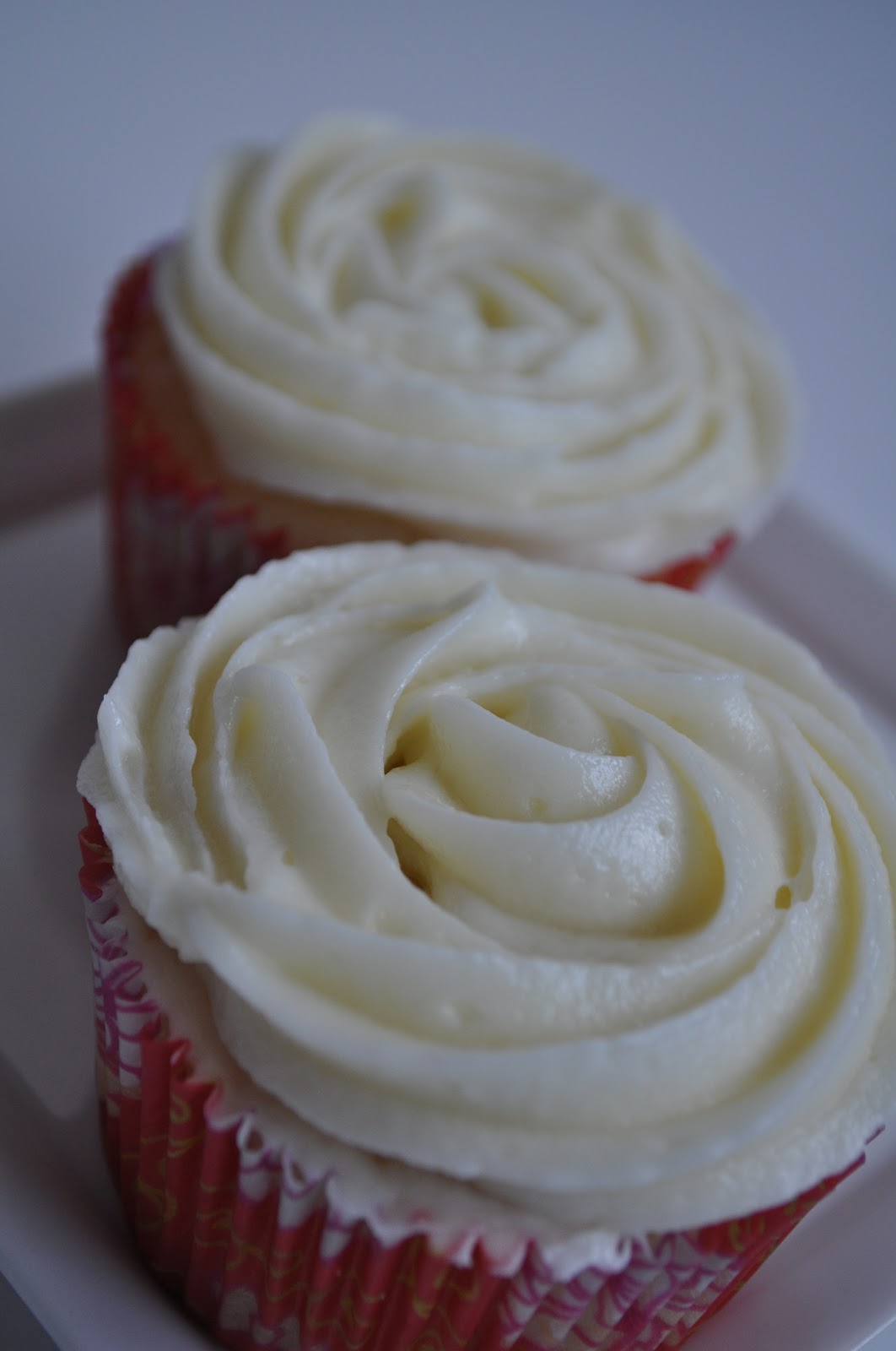 Fredellicious Easy Cupcake Buttercream Rose Tutorial