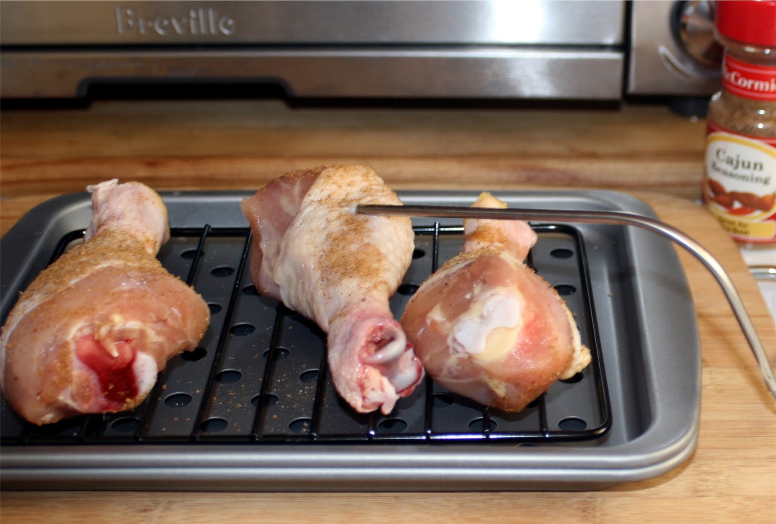Forsythkid Mini pan convection oven Chicken legs!