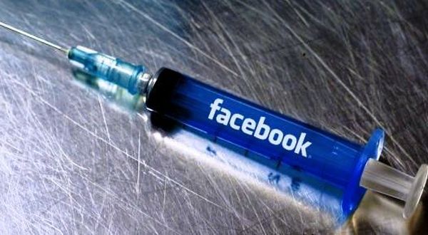 kecanduan facebook sama dengan narkoba, dampak buruk facebook untuk anak anak, efek facebook