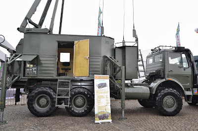 foto Mobil Radar Giraffe gambar Mobil Radar Giraffe