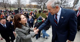 bachmann barely beats paul by 152 votes in iowa straw poll bachmann barely beats paul by 152 votes in iowa straw poll