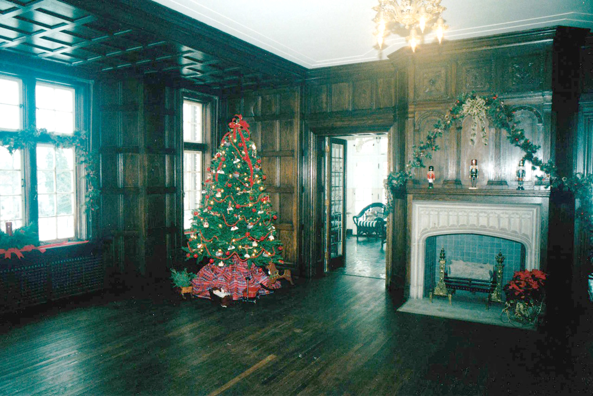 From City to Suburbia 703 North 7th St Cambridge, OH 43725