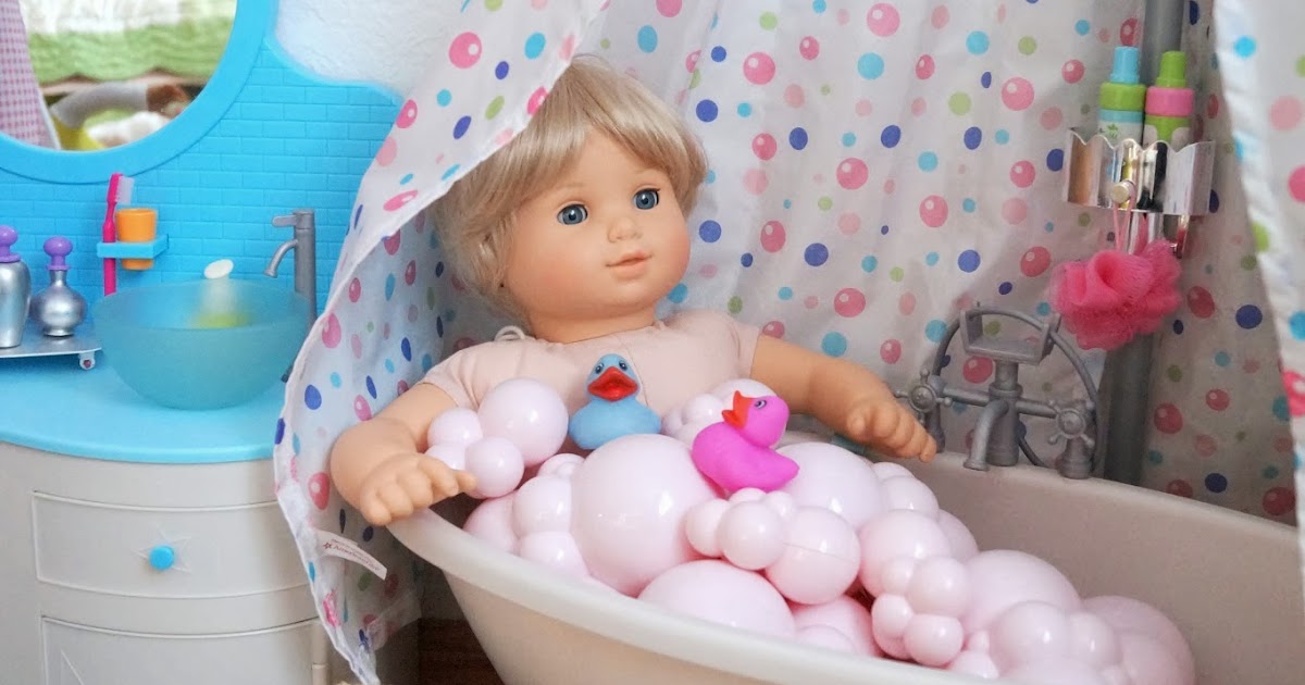 American Girl Doll Play Bath Time for Emma!