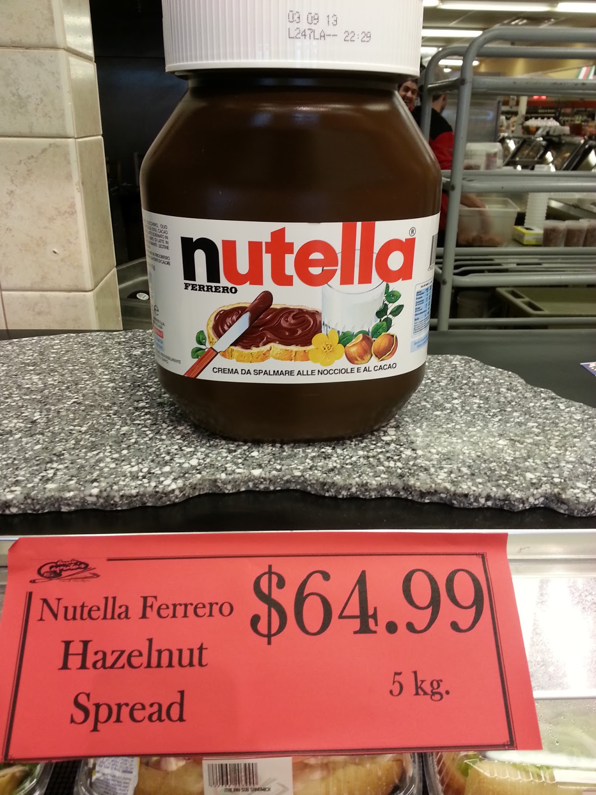 jensblogawog: SIGHTING: 5kg Nutella!
