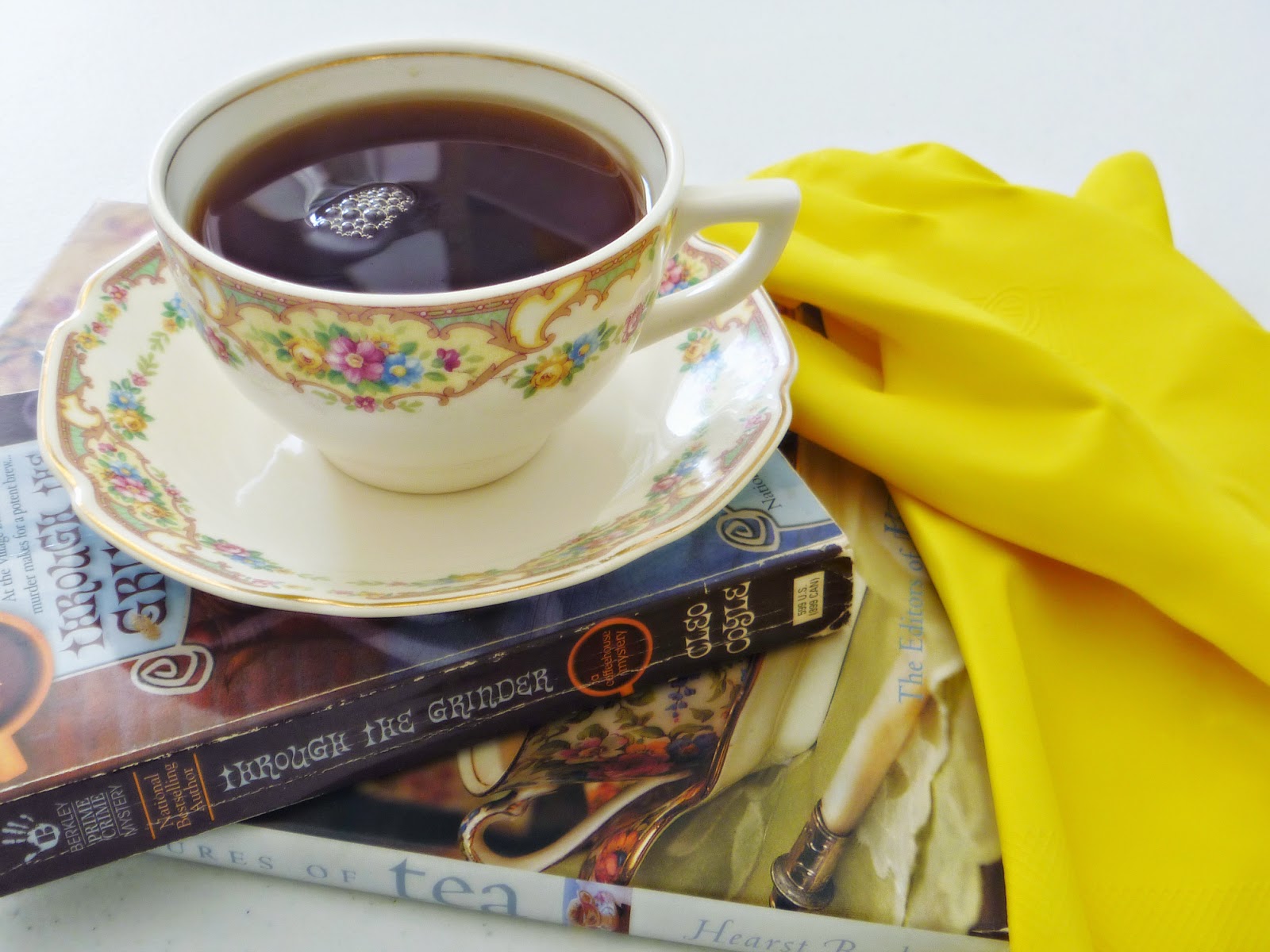 Etsy Vintage Team How to Clean Vintage Pottery & Dinnerware