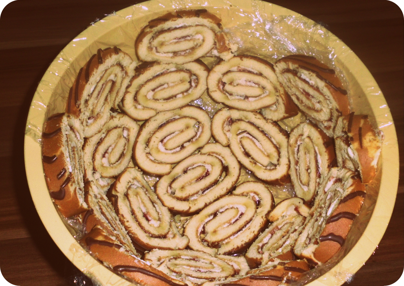 Ülkemizden ve Uzak Doğudan Nefis Yemek Tarifleri Kümbet Pasta