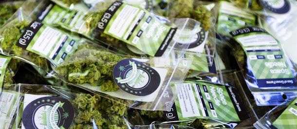 Venda legal de maconha no estado de Washington começa hoje Venda legal de maconha no estado de Washington começa hoje
