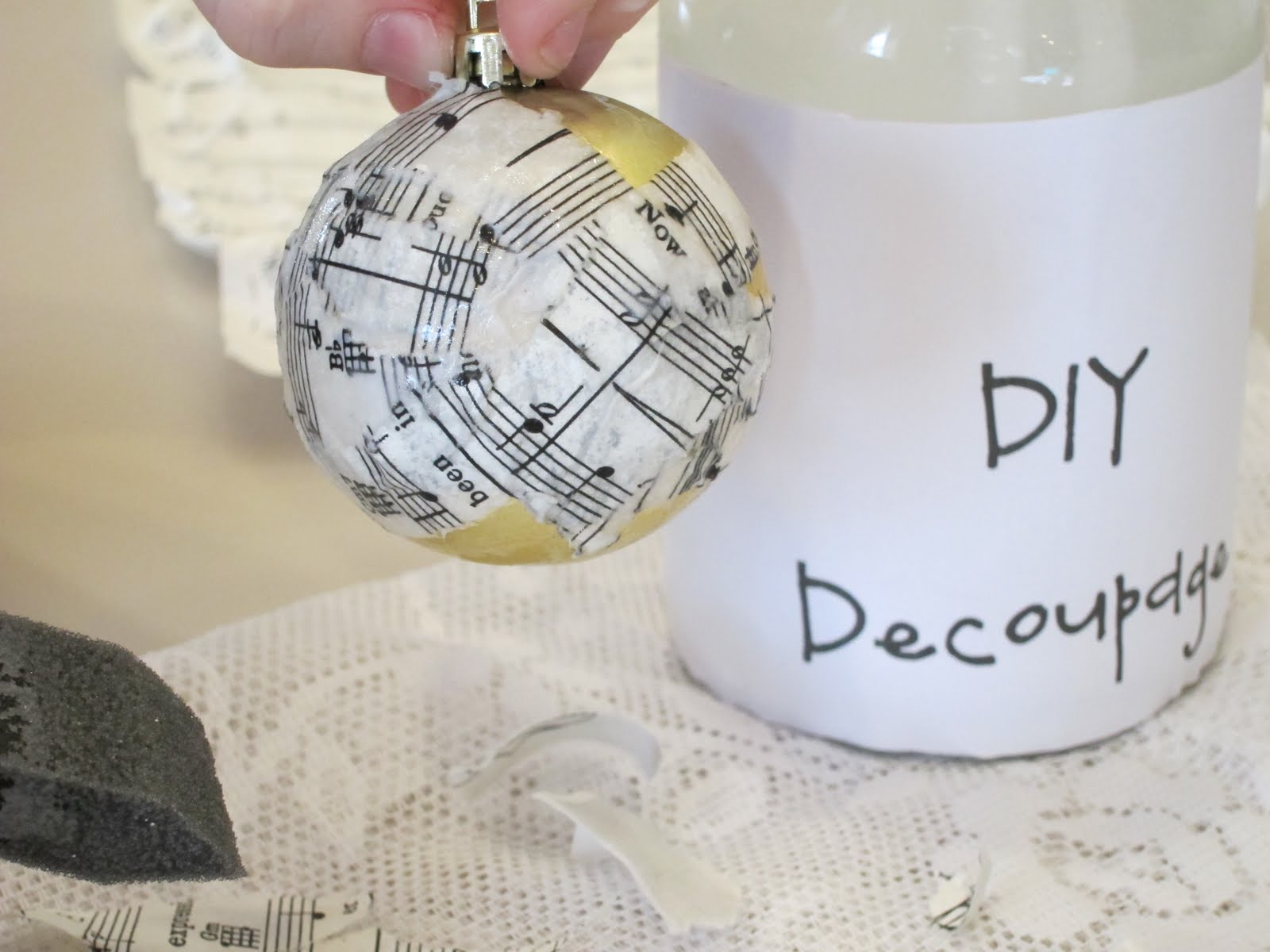 do it yourself divas DIY Musical Ornament