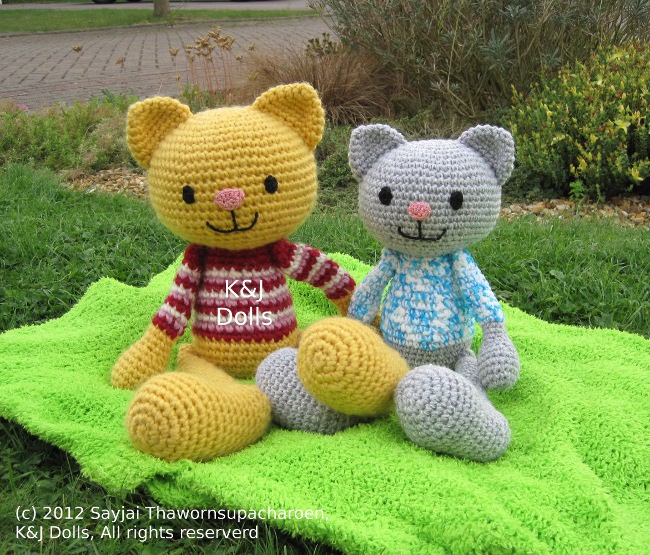 Huggy Cat: Big Amigurumi Doll Pattern - Sayjai Amigurumi ...