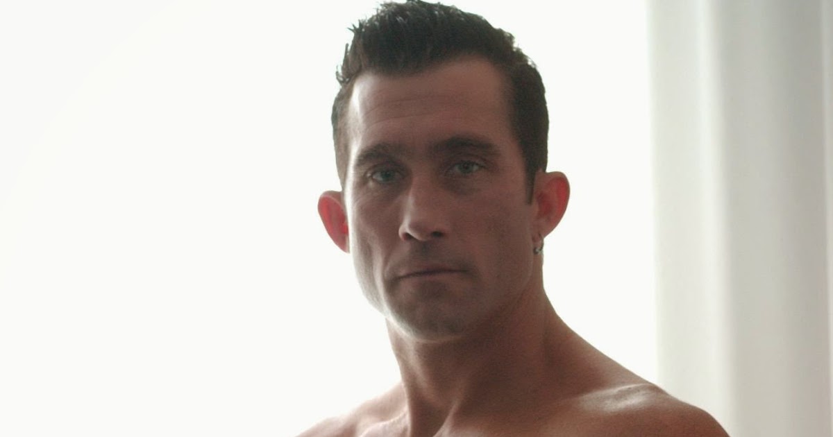 El Lavadero de las Muñecas: MUERE ACTOR PORNO POR MORDEDURA DE SERPIENTE