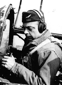 ANTOINE DE SAINT-EXUPÉRY Aviador y Escritor Autor del “EL PRINCIPITO” (1900-†1944)