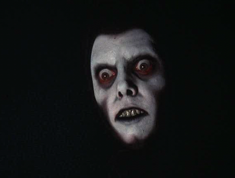 Imagen subliminal del demonio Pazuzu durante el sueño de Damien Karras (Jason Miller) en El exorcista - Cine de Escritor Imagen subliminal del demonio Pazuzu durante el sueño de Damien Karras (Jason Miller) en El exorcista - Cine de Escritor