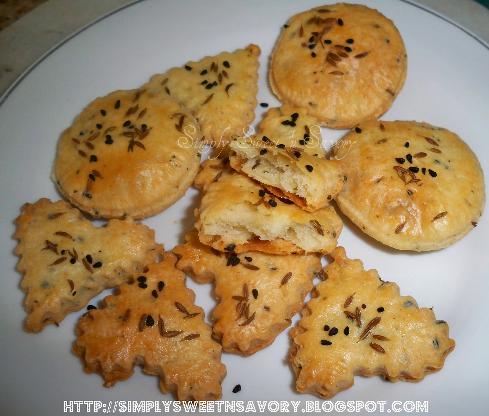 Simply Sweet 'n Savory Cheese Crackers