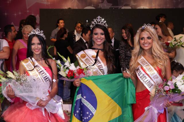 Miss Globe International 2012 winner Brazil Jakelyne De Oliveira