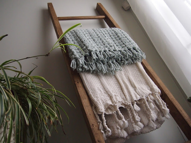 Pottery Barn Inspired | DIY Blanket Ladder $25 | Whispering Whims