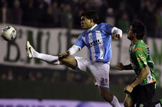 Racing se hace con el liderato en Argentina