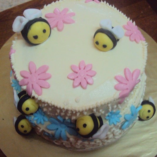 bumble bee cake first trial