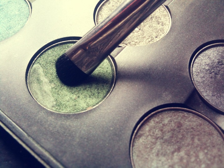 Maquillaje en Tonos Verdes - Confetti Rush Maquillaje en Tonos Verdes - Confetti Rush