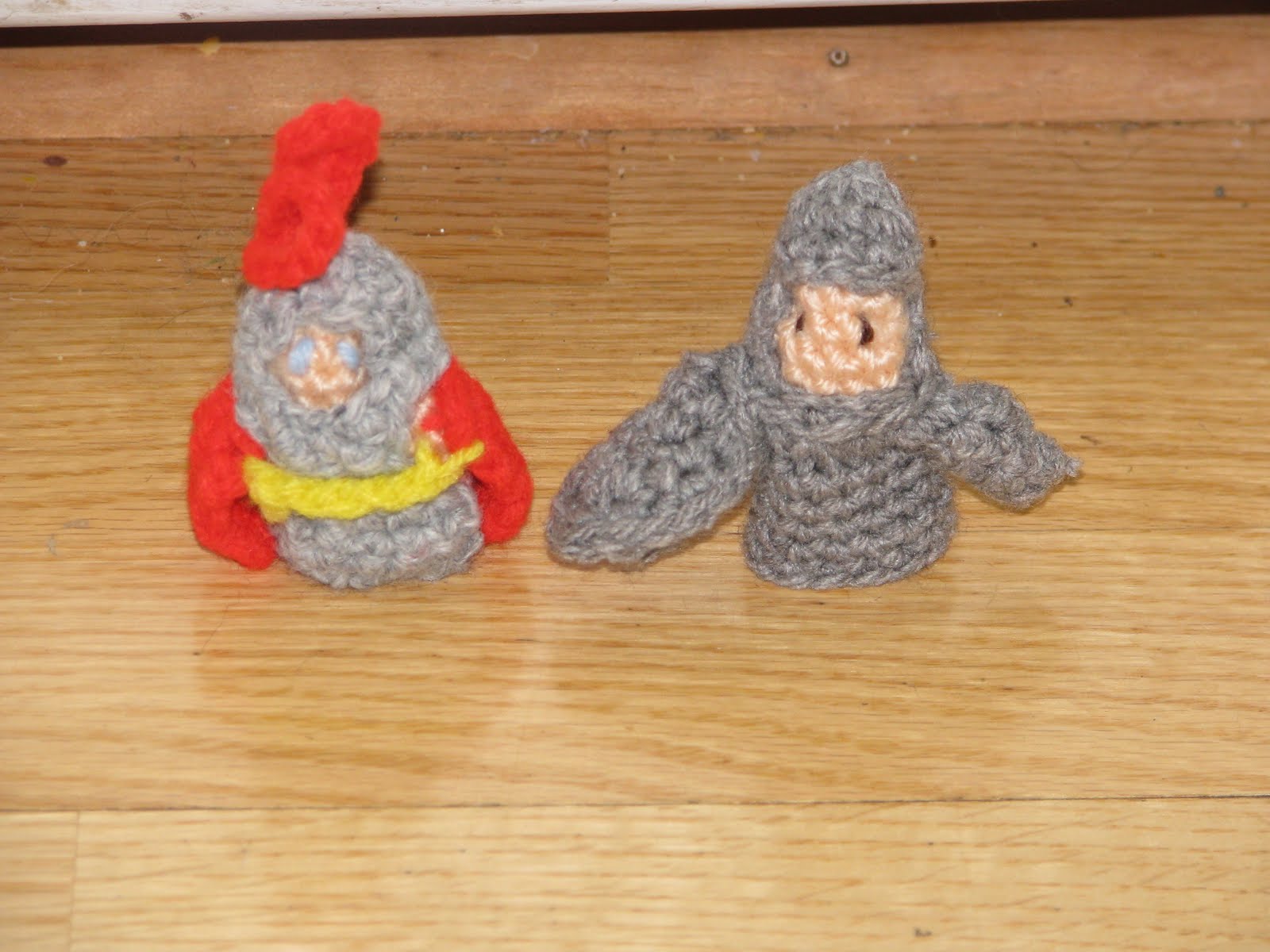 Craft Attic Resources: Puppet Mittens, Puppets, and Finger Puppets Knit and C...