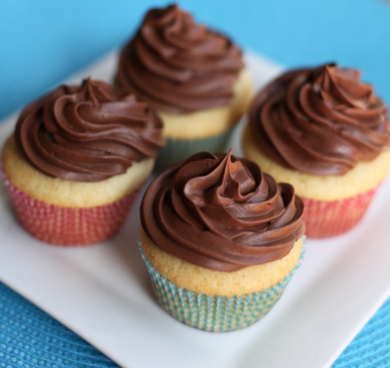 Vanilla Cupcake With Buttercream Frosting Vanilla Cupcake With Buttercream Frosting