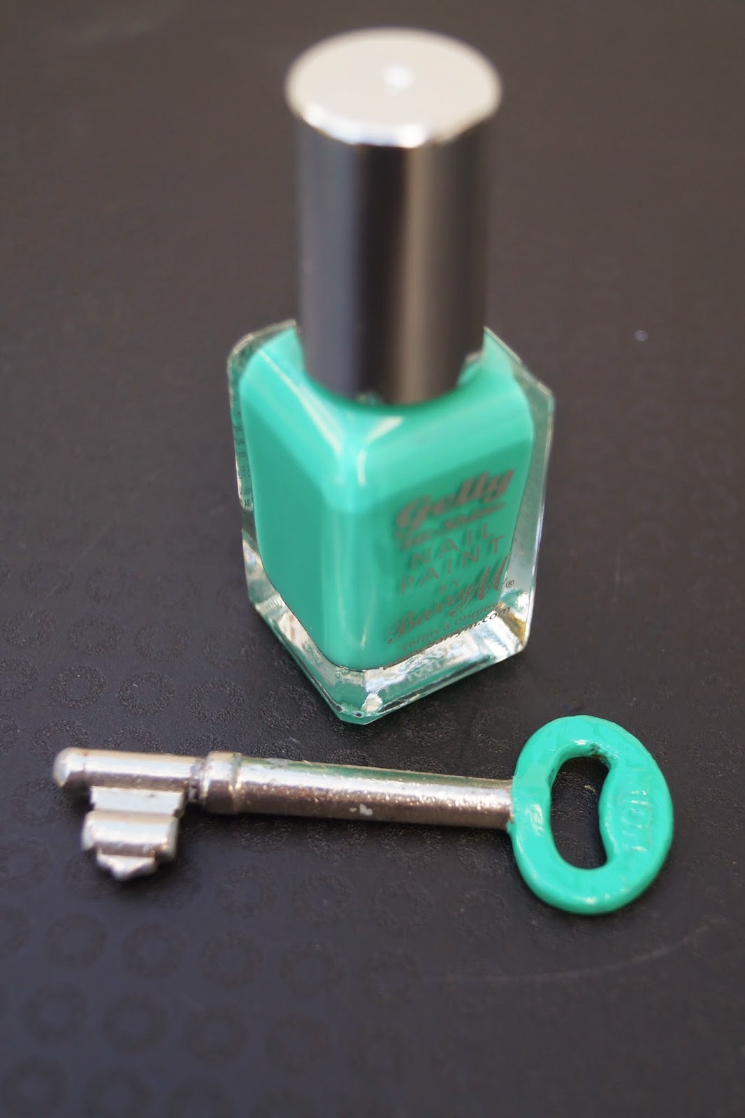 buttons and paint... Tips, Tools and Techniques Painted Keys