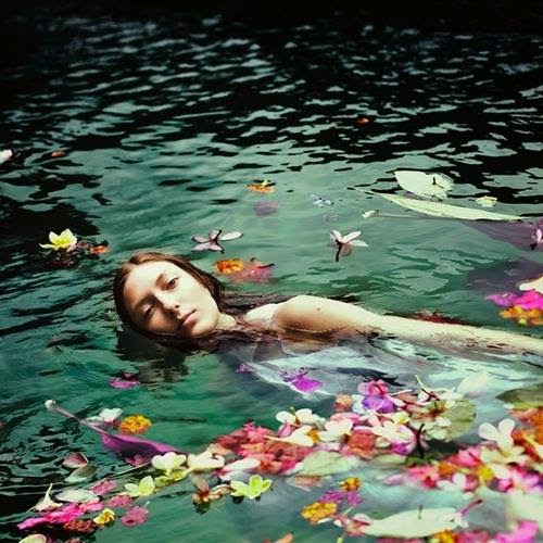 bella kotak photography landscape portrait women water flowers bella kotak photography landscape portrait women water flowers