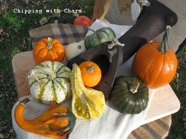 Chipping with Charm: Junky Cornucopia Fall Vignette http://chippingwithcharm.blogspot.com/