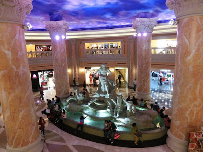 E-da World Shopping Mall Decoration 