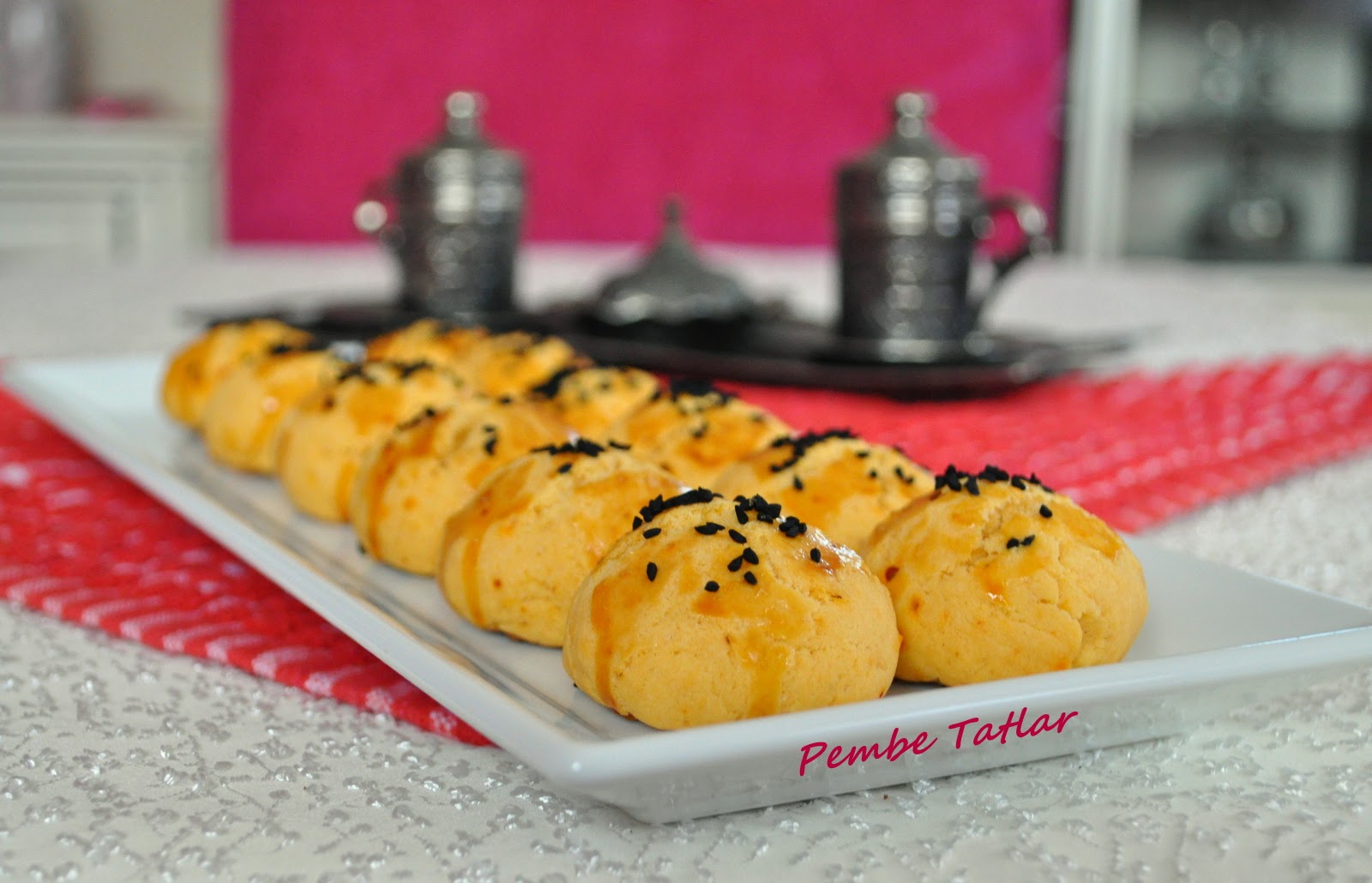 Pembe Tatlar Salçalı Kurabiye