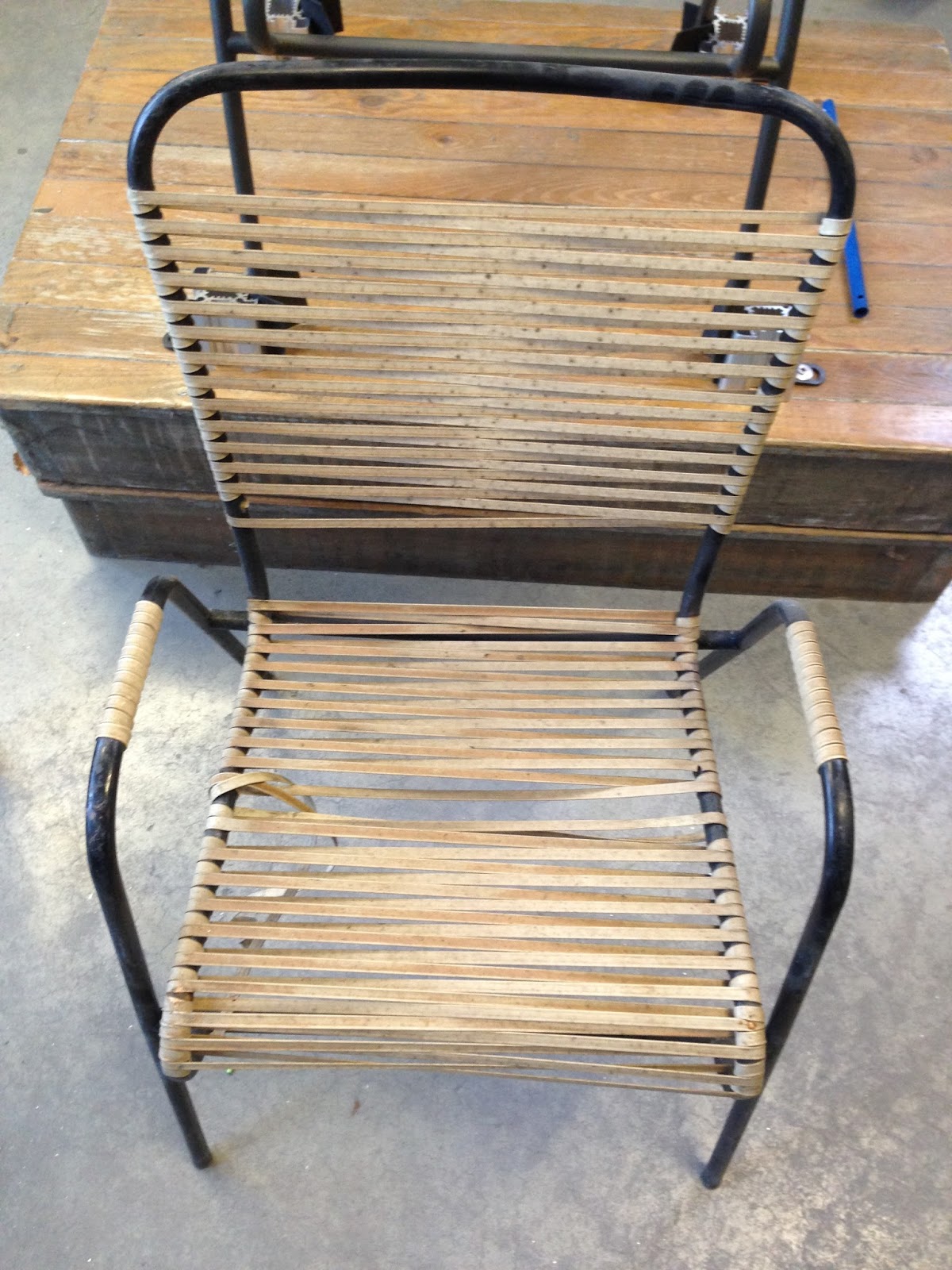 Fabriquer des objets en scoubidou (fauteuil, chaise
